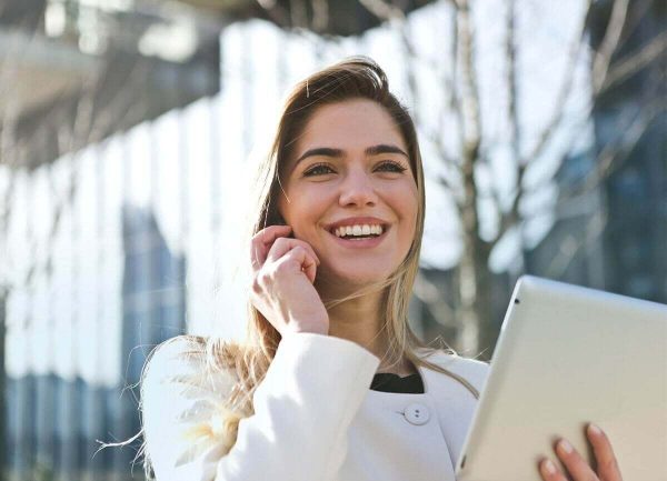 Rezi-Hybrid-estate-agent-software-600x433 (1).jpg